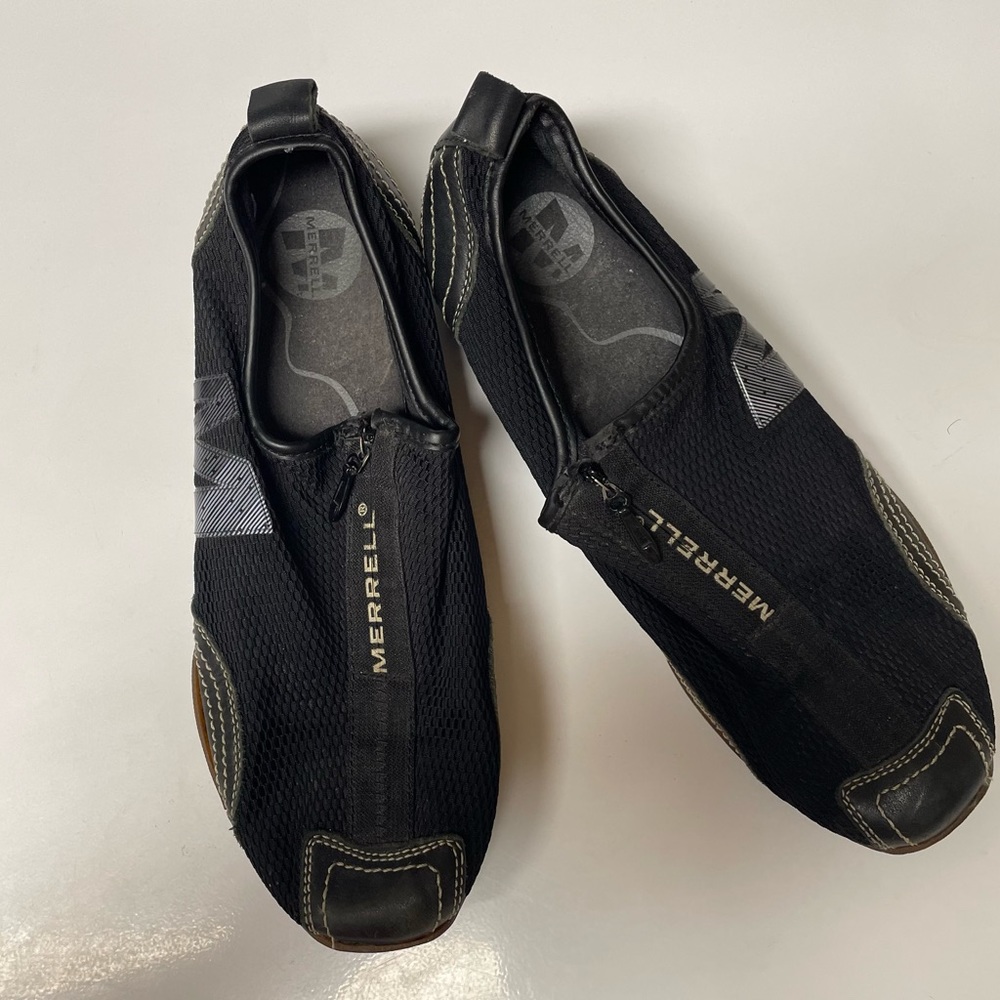 Merrill Black zip up shoes Sz 9